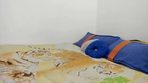 Nathaly online show from December 4, 8:18 pm