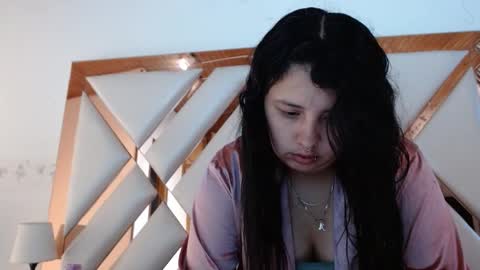 Snapshot of nathaly_low chatting on February 25, 12:59 pm nathaly low online show from February 25, 12:59 pm