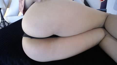 Snapshot of nathaly_low chatting on March 11, 2:12 pm nathaly low online show from March 11, 2:12 pm
