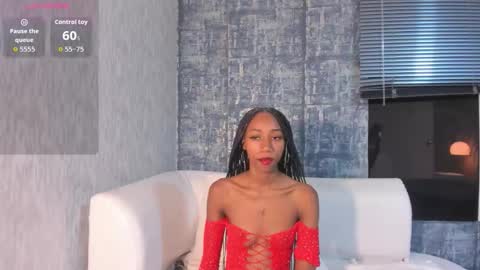 Snapshot of nathalyleen chatting on February 19, 4:19 am online show from February 19, 4:19 am