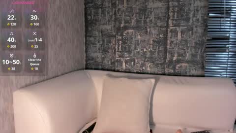 Snapshot of nathalyleen chatting on April 6, 8:32 pm online show from April 6, 8:32 pm