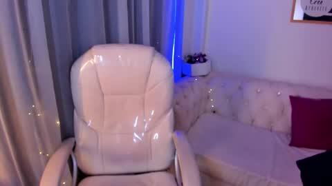 nathalyy_ds online show from October 5, 7:28 am