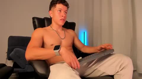 Snapshot of nathan_blake_ chatting on October 1, 10:38 pm Nathan online show from October 1, 10:38 pm