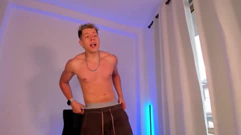 Snapshot of nathan_blake_ chatting on October 13, 6:41 pm Nathan online show from October 13, 6:41 pm