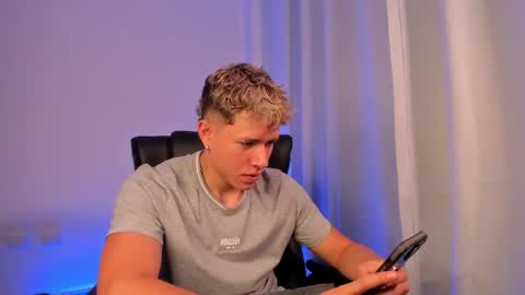 Snapshot of nathan_blake_ chatting on October 14, 9:04 pm Nathan online show from October 14, 9:04 pm