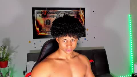 Snapshot of nathan_sexy247 chatting on February 20, 10:38 am Nathan online show from February 20, 10:38 am