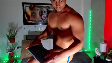 Snapshot of nathan_sexy247 chatting on March 11, 3:29 pm Nathan online show from March 11, 3:29 pm