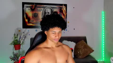 Snapshot of nathan_sexy247 chatting on March 18, 7:06 pm Nathan online show from March 18, 7:06 pm