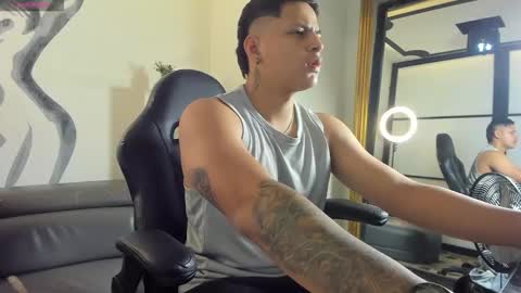 Snapshot of nathannovoa chatting on December 1, 12:21 pm Nathan online show from December 1, 12:21 pm