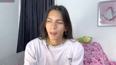 Snapshot of nati_sm chatting on December 15, 3:38 pm Nati online show from December 15, 3:38 pm