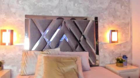 Snapshot of natt_collins chatting on February 7, 4:05 am Natalia online show from February 7, 4:05 am