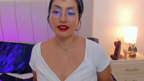 Nathalie online show from June 8, 8:53 pm