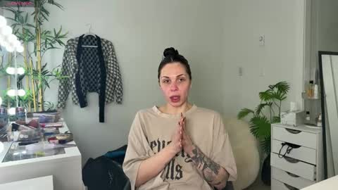 Snapshot of nattywithoutdaddy chatting on April 8, 8:20 pm NATTY FIERROS online show from April 8, 8:20 pm