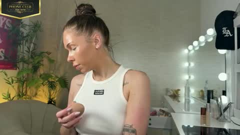 Snapshot of nattywithoutdaddy chatting on May 6, 10:42 am NATTY FIERROS online show from May 6, 10:42 am