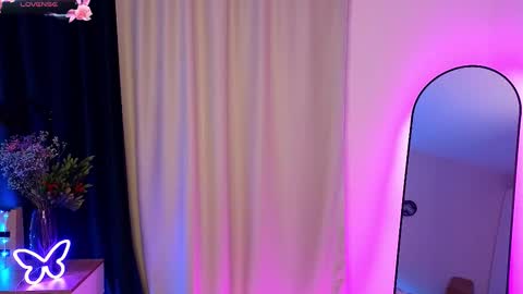 Ella online show from February 8, 1:25 pm