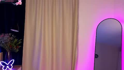 Ella online show from February 10, 1:04 pm