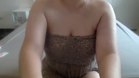 Snapshot of natural_beauty201 chatting on June 17, 7:11 am Penelopa369 online show from June 17, 7:11 am