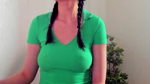 peach online show from December 16, 9:03 am