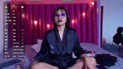 Snapshot of naturaltitss_ chatting on January 31, 10:42 pm Gwen  online show from January 31, 10:42 pm