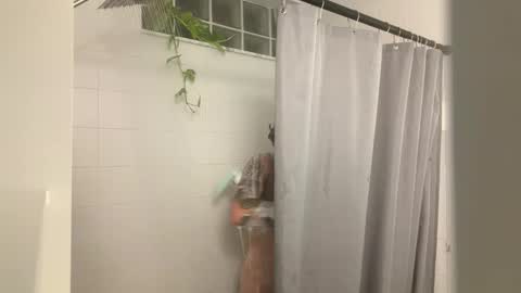 nature_boiii online show from November 4, 5:17 am