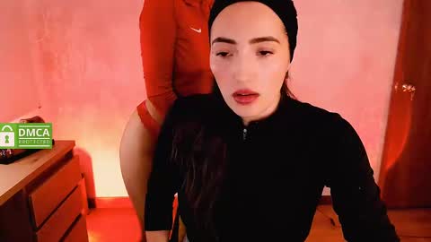 Natalia  Valeria online show from December 14, 8:29 pm