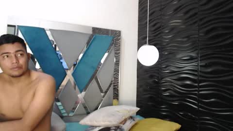 Snapshot of naty_and_maxx chatting on December 1, 7:19 pm Naty-Maxx online show from December 1, 7:19 pm