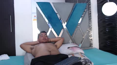 Snapshot of naty_and_maxx chatting on December 13, 8:04 pm Naty-Maxx online show from December 13, 8:04 pm