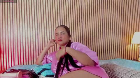 Snapshot of naty_bustos chatting on May 25, 12:05 am naty bustos online show from May 25, 12:05 am