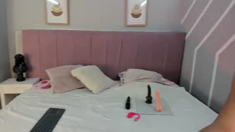 natybliss online show from June 14, 5:09 am