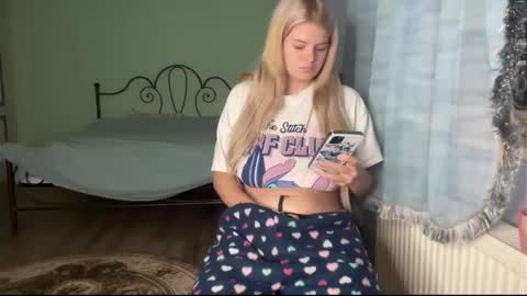 Andreea online show from November 12, 4:24 am