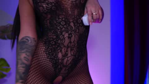 Naty online show from December 17, 8:43 pm