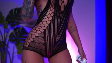 Naty online show from December 20, 1:25 am