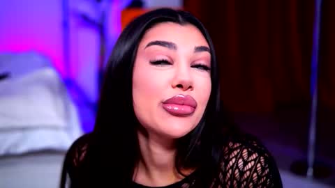 Naty online show from November 9, 10:24 am