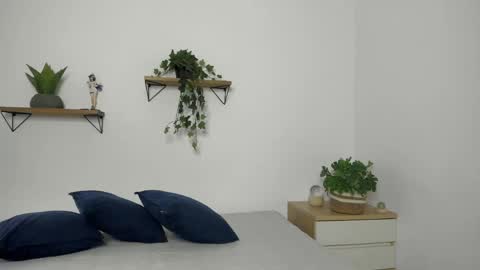 Emily online show from June 5, 10:37 pm