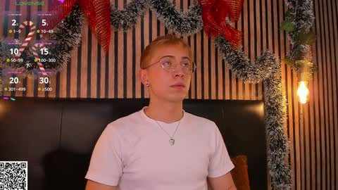 Christopher  Chris online show from December 9, 12:30 pm