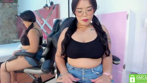 naughty_aly111 online show from April 12, 4:50 am