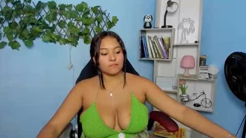 Snapshot of naughty_ariel chatting on November 20, 7:57 pm Zoe online show from November 20, 7:57 pm