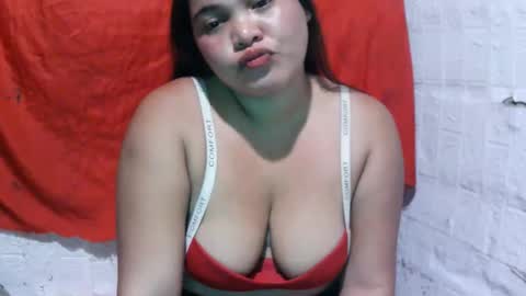 Hannah online show from September 15, 3:45 pm
