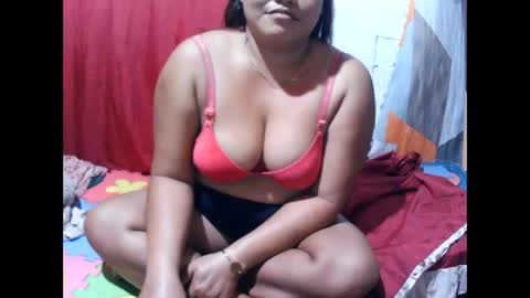 Snapshot of naughty_baby25 chatting on December 18, 6:58 pm Hannah online show from December 18, 6:58 pm