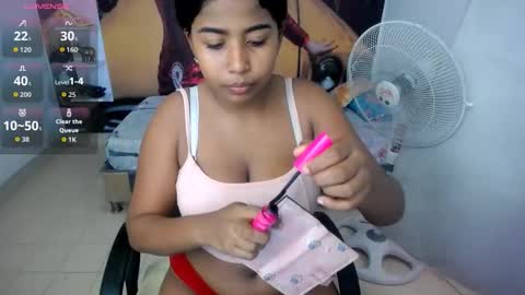 Snapshot of naughty_brownie chatting on November 1, 6:21 pm naughty brownie online show from November 1, 6:21 pm