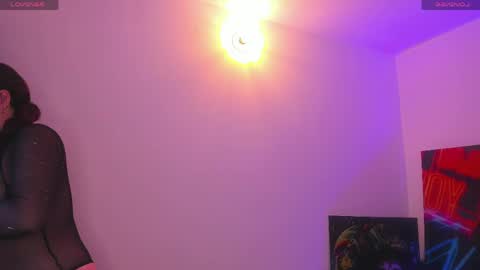 Snapshot of naughty_butt chatting on April 19, 6:43 pm Megan online show from April 19, 6:43 pm