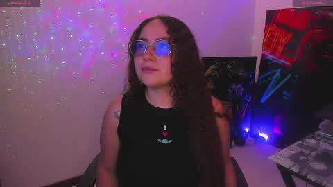 Snapshot of naughty_butt chatting on April 21, 4:08 am Megan online show from April 21, 4:08 am