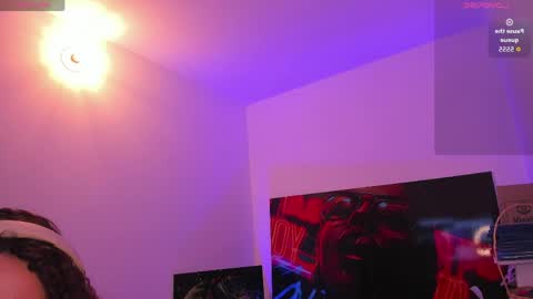 Snapshot of naughty_butt chatting on May 27, 5:37 am Megan online show from May 27, 5:37 am