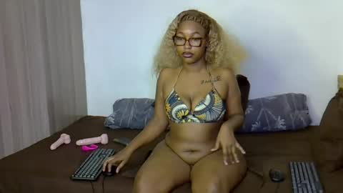 Tam  Tasha online show from July 30, 7:02 pm