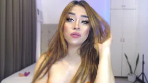 Snapshot of naughty_dreamerxxx chatting on June 8, 3:34 pm Queen Jess online show from June 8, 3:34 pm