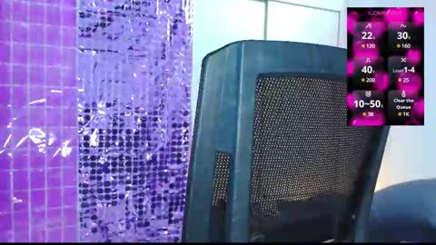 Em  please help me reach 100 thumbs up 3 online show from March 3, 9:48 pm