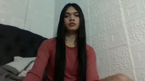 Snapshot of naughty_emmats chatting on December 18, 7:30 pm emma online show from December 18, 7:30 pm