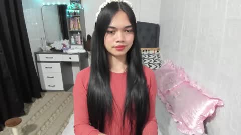 Snapshot of naughty_emmats chatting on December 22, 11:09 pm emma online show from December 22, 11:09 pm