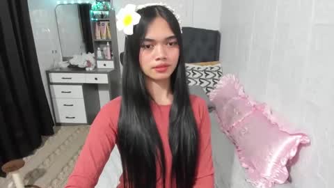 Snapshot of naughty_emmats chatting on December 23, 7:41 pm emma online show from December 23, 7:41 pm