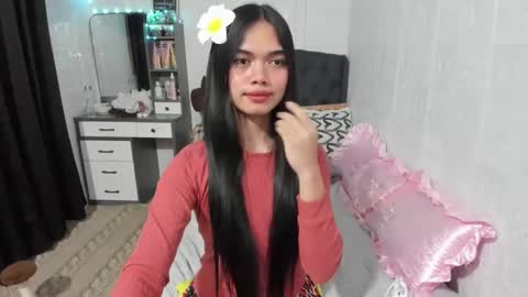 Snapshot of naughty_emmats chatting on December 23, 10:44 pm emma online show from December 23, 10:44 pm